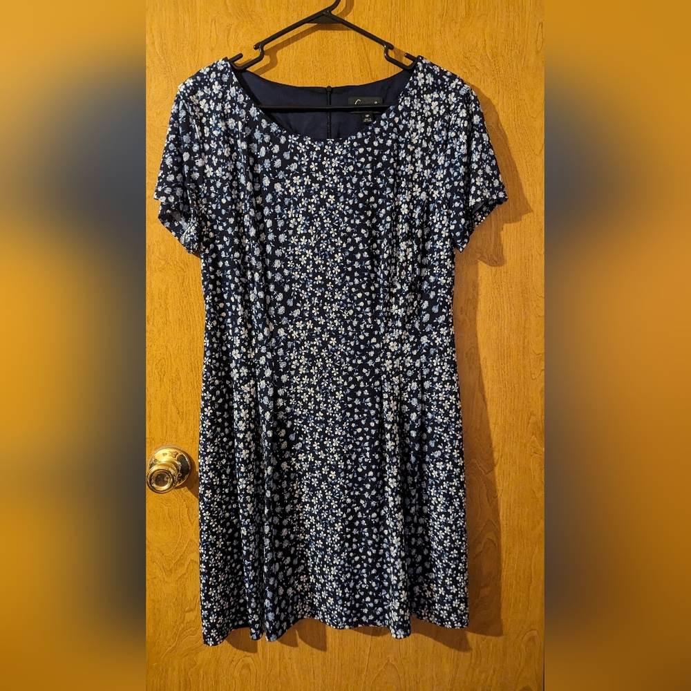 Connected Apparel Maggie Floral two pocket Dress